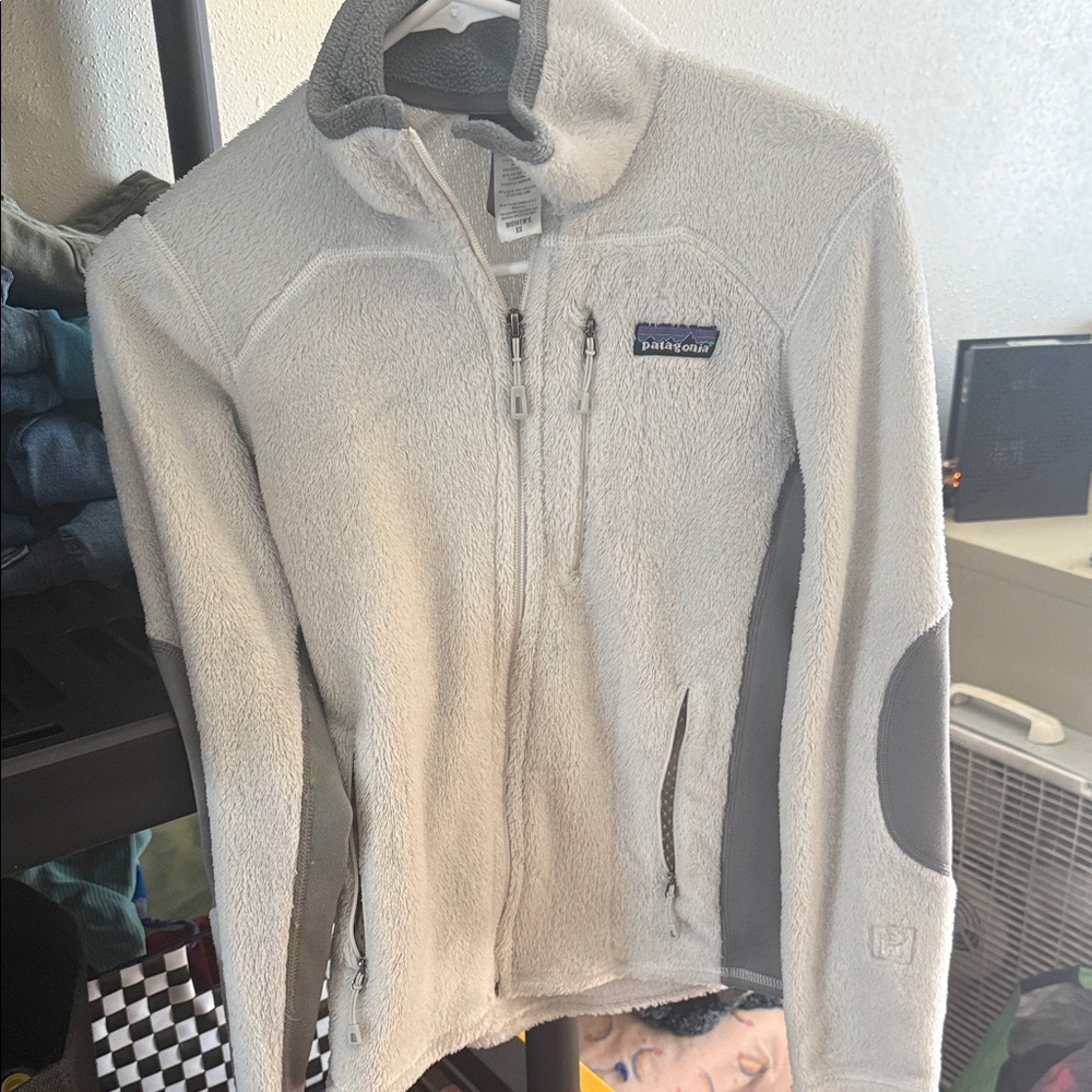 Patagonia Cream and Gray Full-Zip Fleece Jacket